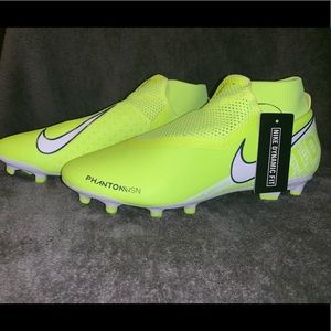 Size 9 - Soccer Cleats Nike Phantom Vsn Academy